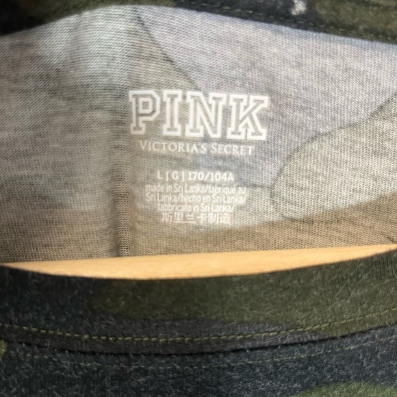 PINK Long Sleeve Camo Tee Size Large - Picture 3 of 6